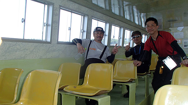 朱鞠内湖の観光船にて